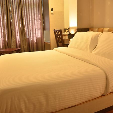 Hotel Aura Shillong Extérieur photo