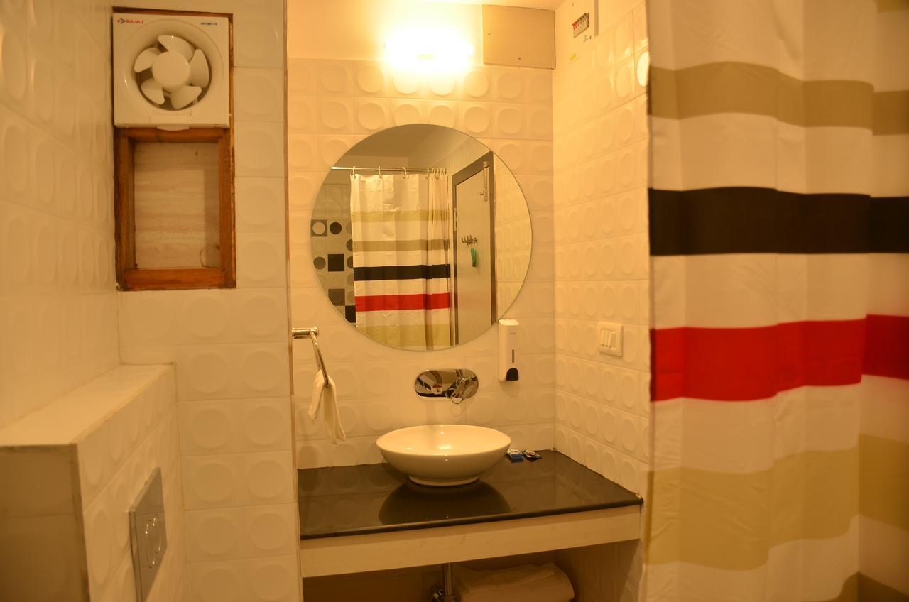 Hotel Aura Shillong Extérieur photo