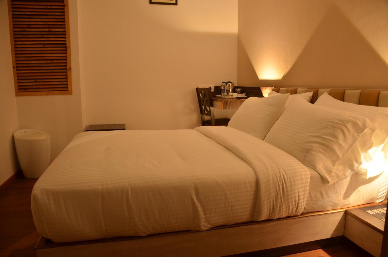 Hotel Aura Shillong Extérieur photo
