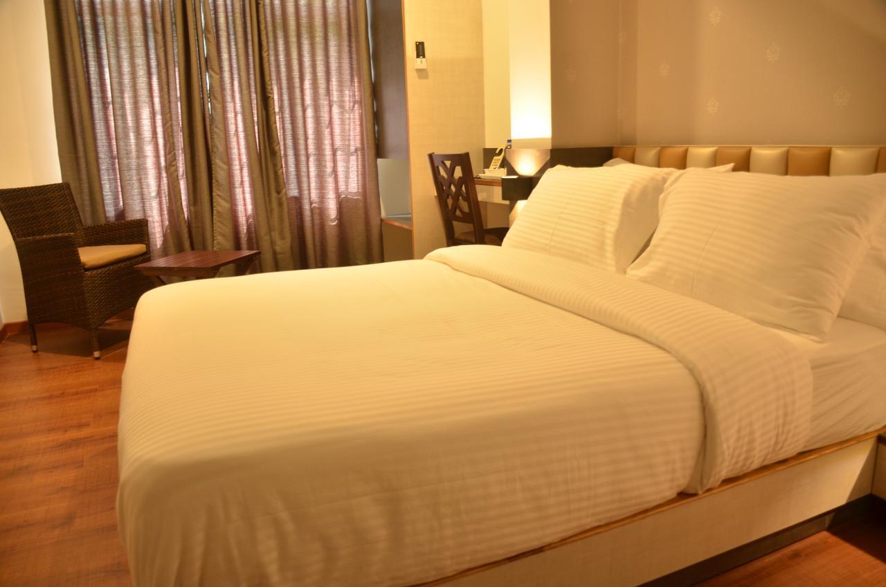 Hotel Aura Shillong Extérieur photo