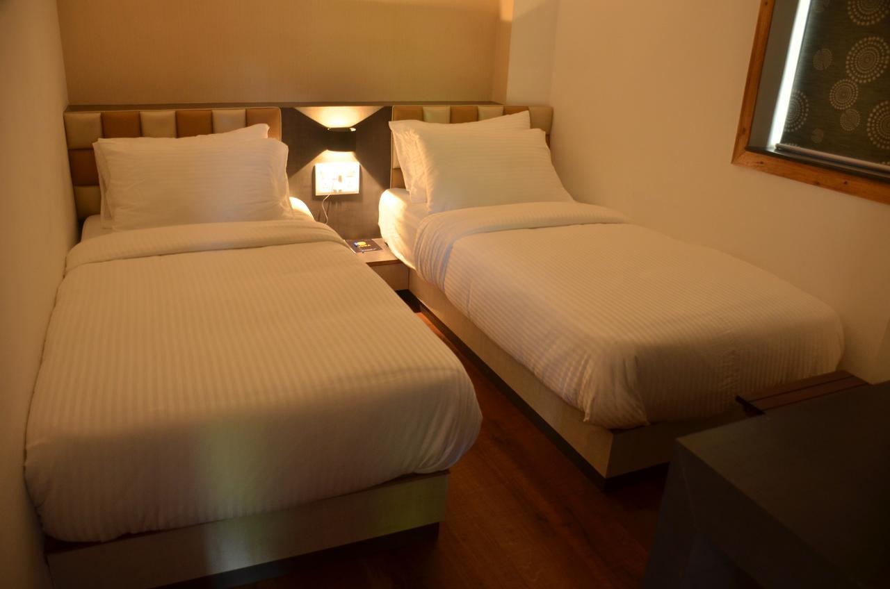 Hotel Aura Shillong Extérieur photo