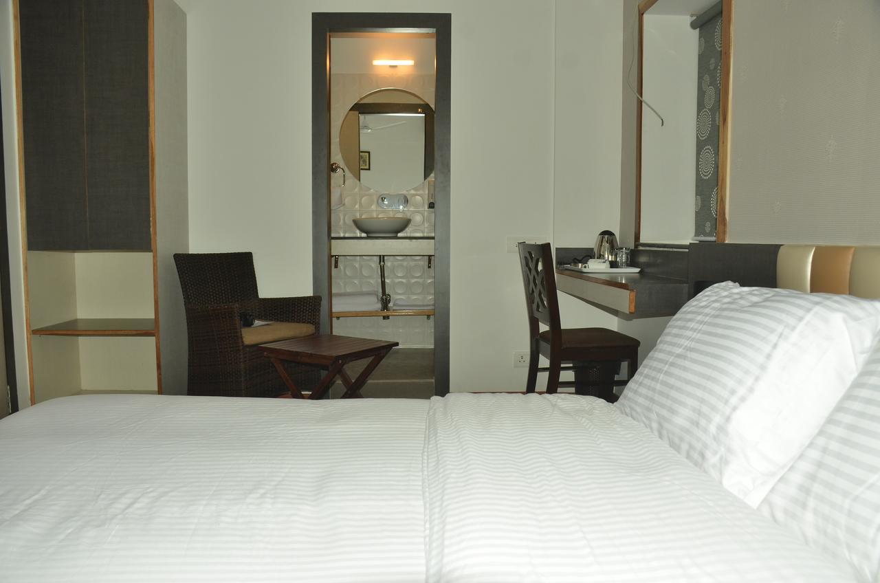 Hotel Aura Shillong Extérieur photo